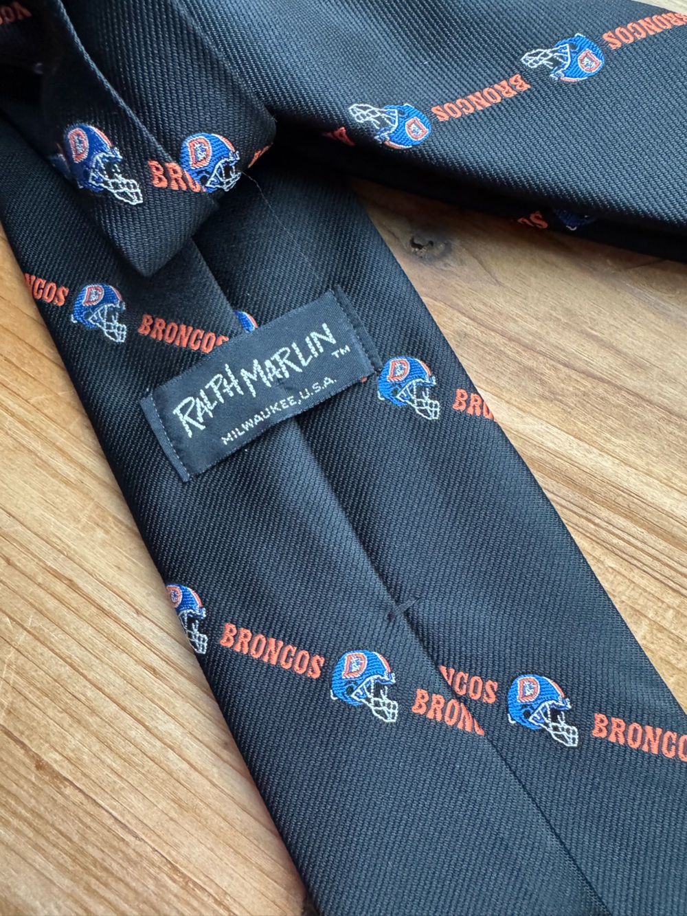 NFL Denver Bronco Tie - Picture 2 of 4